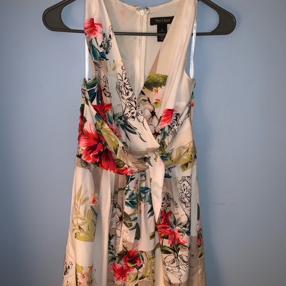 White House Black Market Dresses & Skirts - White House | Black Market Floral Dress, Size 00